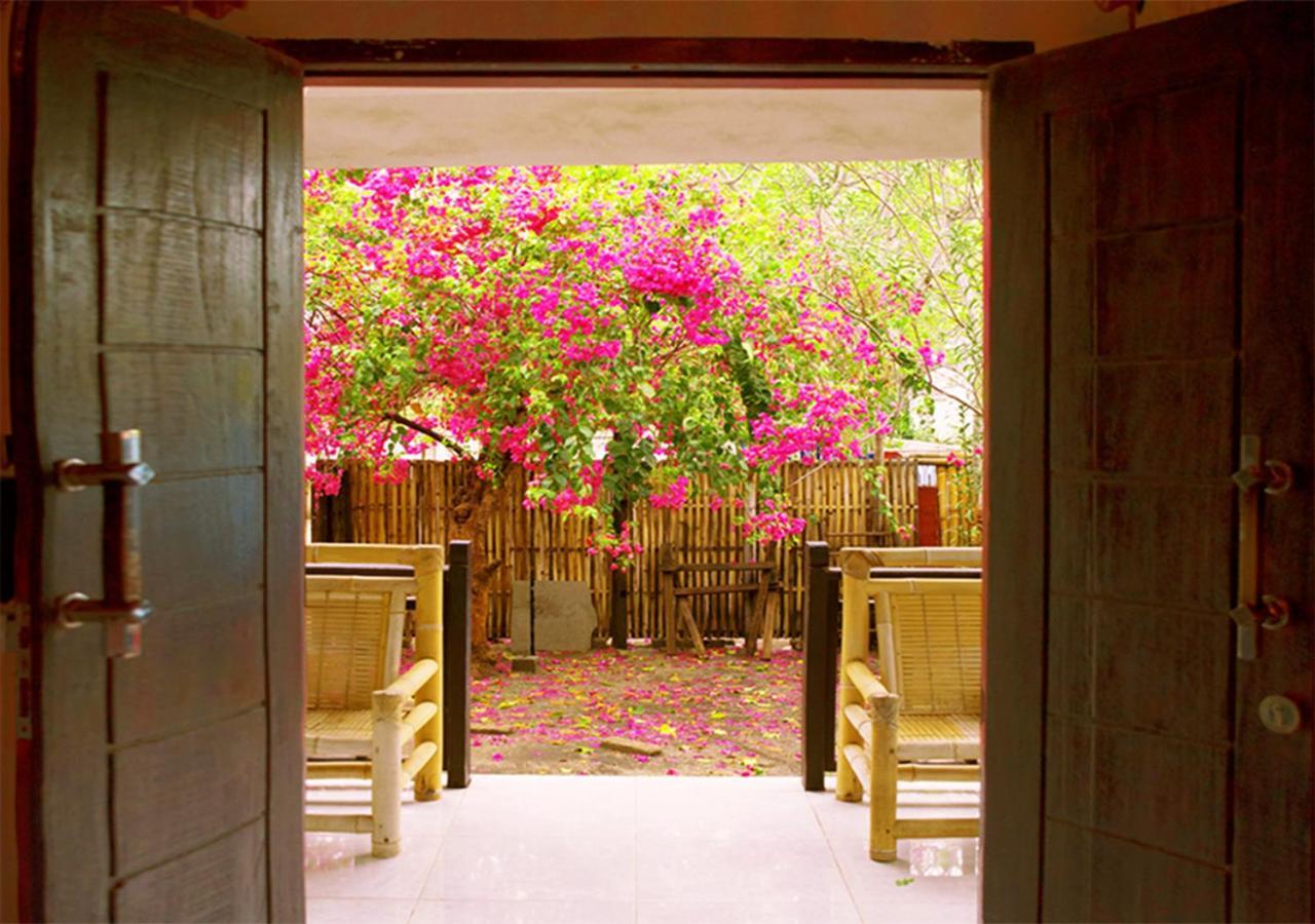 The Rabbit Tree Hostel Gili Meno Esterno foto
